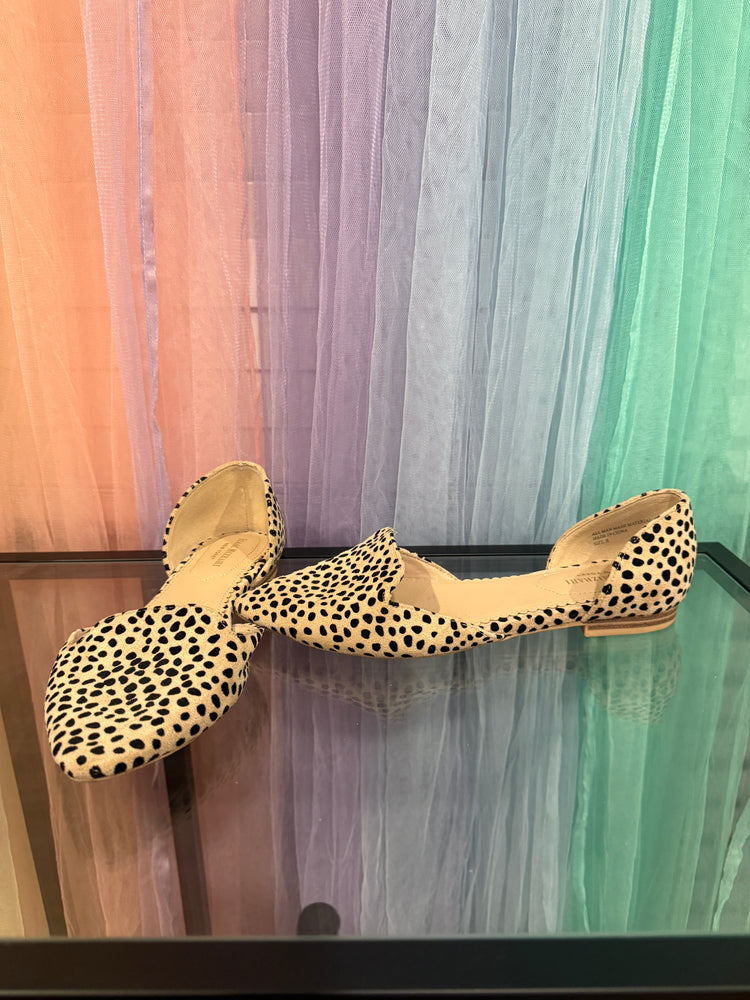 Cream and black spotted Isaac Mizrahi d’Orsay flats, front and side view