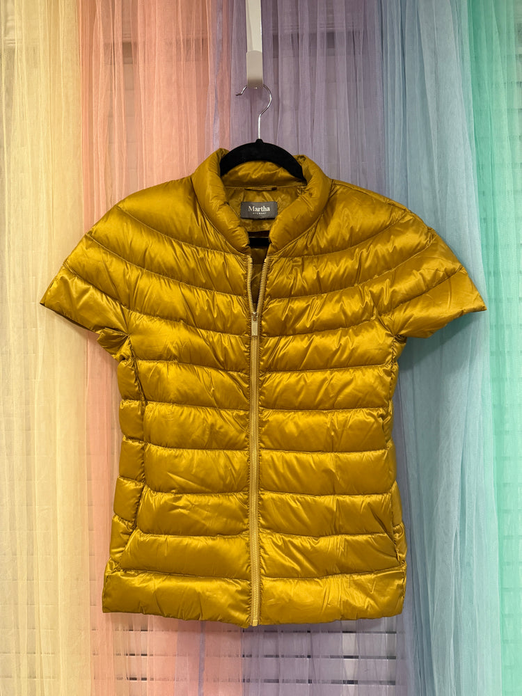 Martha Stewart gold short-sleeve quilted puffer jacket with front zipper
