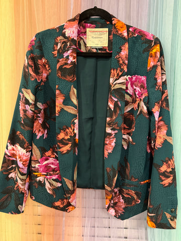 Cartonnier brand label showing size 12 inside floral blazer
