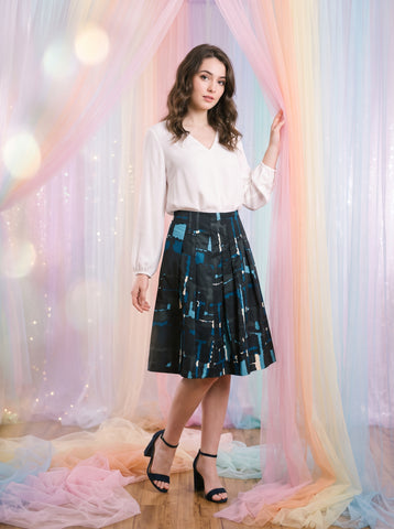 Express Design Studio Blue & Black Abstract Pleated Skirt – Size 6 – Pre-Loved